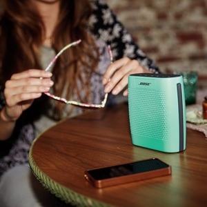 Портативная акустика Bose SoundLink Colour Bluetooth Speaker Mint