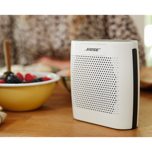 Портативная акустика Bose SoundLink Colour Bluetooth Speaker White