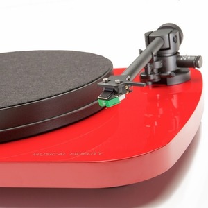 Проигрыватель виниловых дисков Musical Fidelity Roundtable Turntable Red